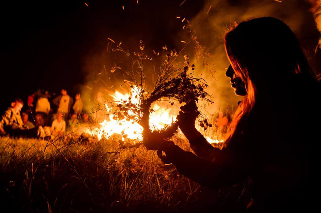 Solstice – La nuit où l’Europe brûle encore